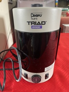 Dentsply Triad 2000 Visible Light Curing Unit Dental Lab Polymerizer. 115V *Read