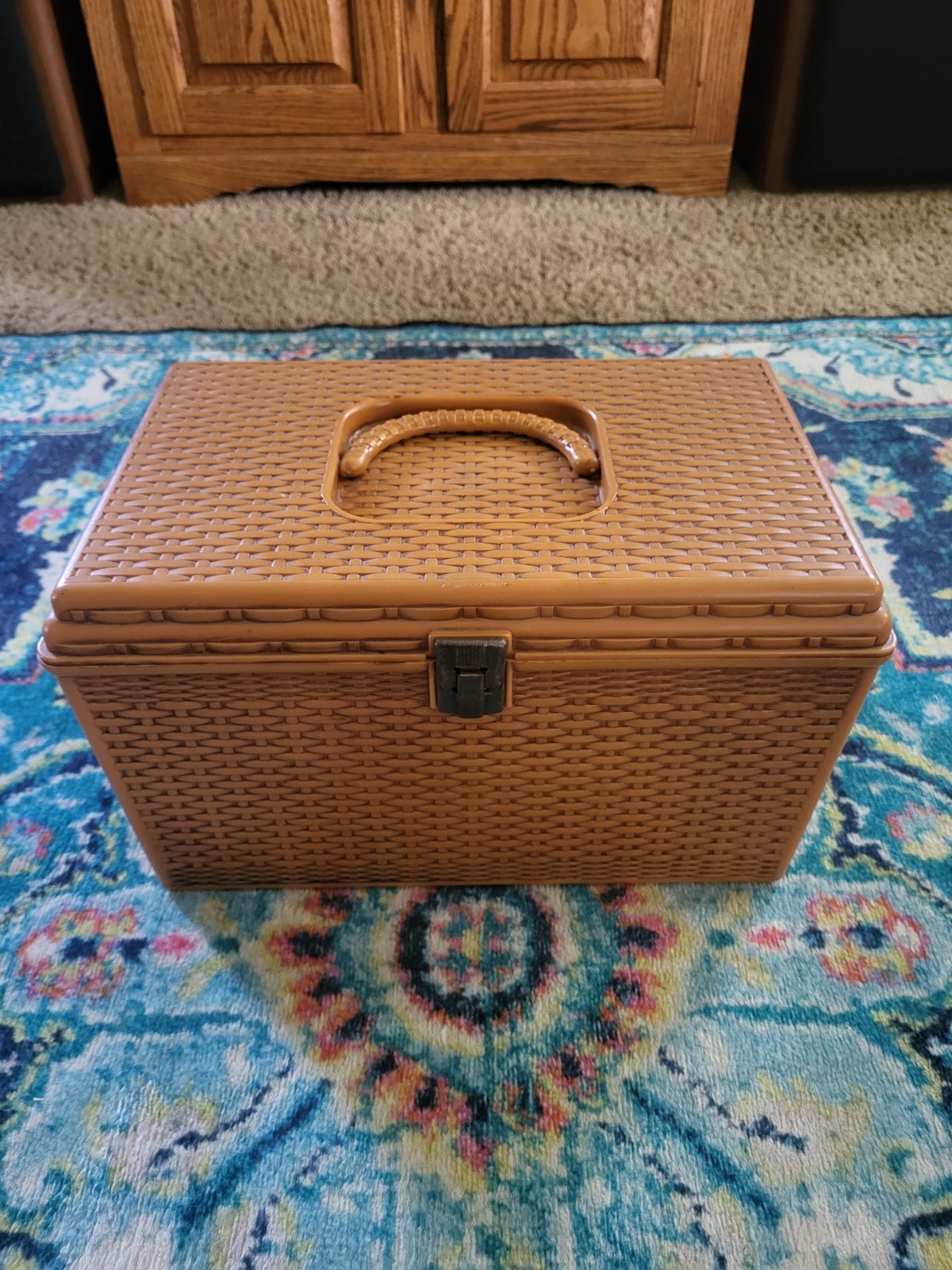 Vintage Wilson Wil-Hold Faux Wicker Basket Weave Sewing Box Tote w/Tray Insert