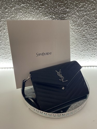 Verkauft Wird Eine Clutch Von Yves Saint Laurent . Echt Leder Und Original - Bild 2 von 3