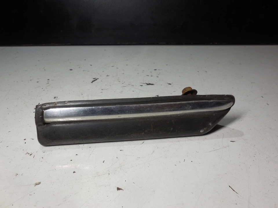 Moldura guardabarros izquierdo 72-89 mercedes-benz r107 450sl 380sl 560sl Foto 3 de 4