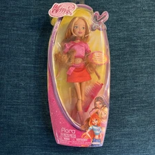 WINX Club Flora Everyday Collection Jakks 2012 11 Pieces NEW Rare