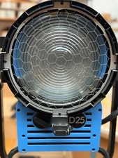 Arri HMI True Blue D25 EB MAX Set - Fresnel 2.5Kw et Ballast 2.5/4
