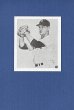 #63 DAVE "BOO" FERRISS (not Tex Hughson), Red Sox ~ 1947 Bowman HRT/RES promo A
