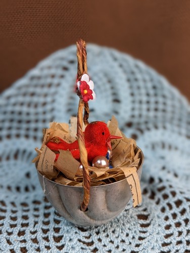 EASTER Tart Tin Diorama Ornament Handmade with Vintage Bird, Pattern, Tin - Picture 3 of 11
