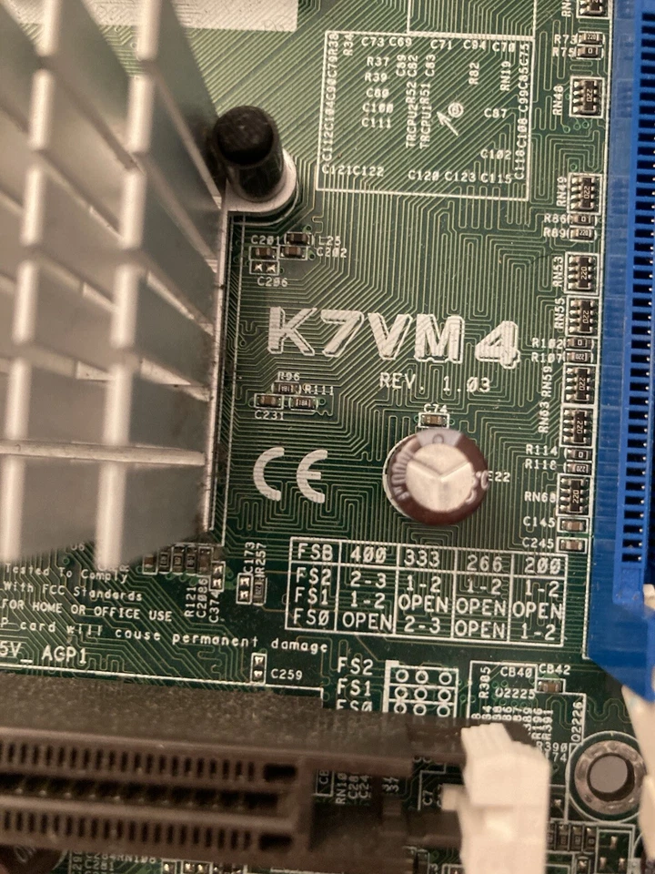 ASRock K7VM4 VIA KM400 SOCKET 462 2x DDR AGP 3x PCI mATX mit AMD Athlon XP 2200+ - Bild 4 von 4