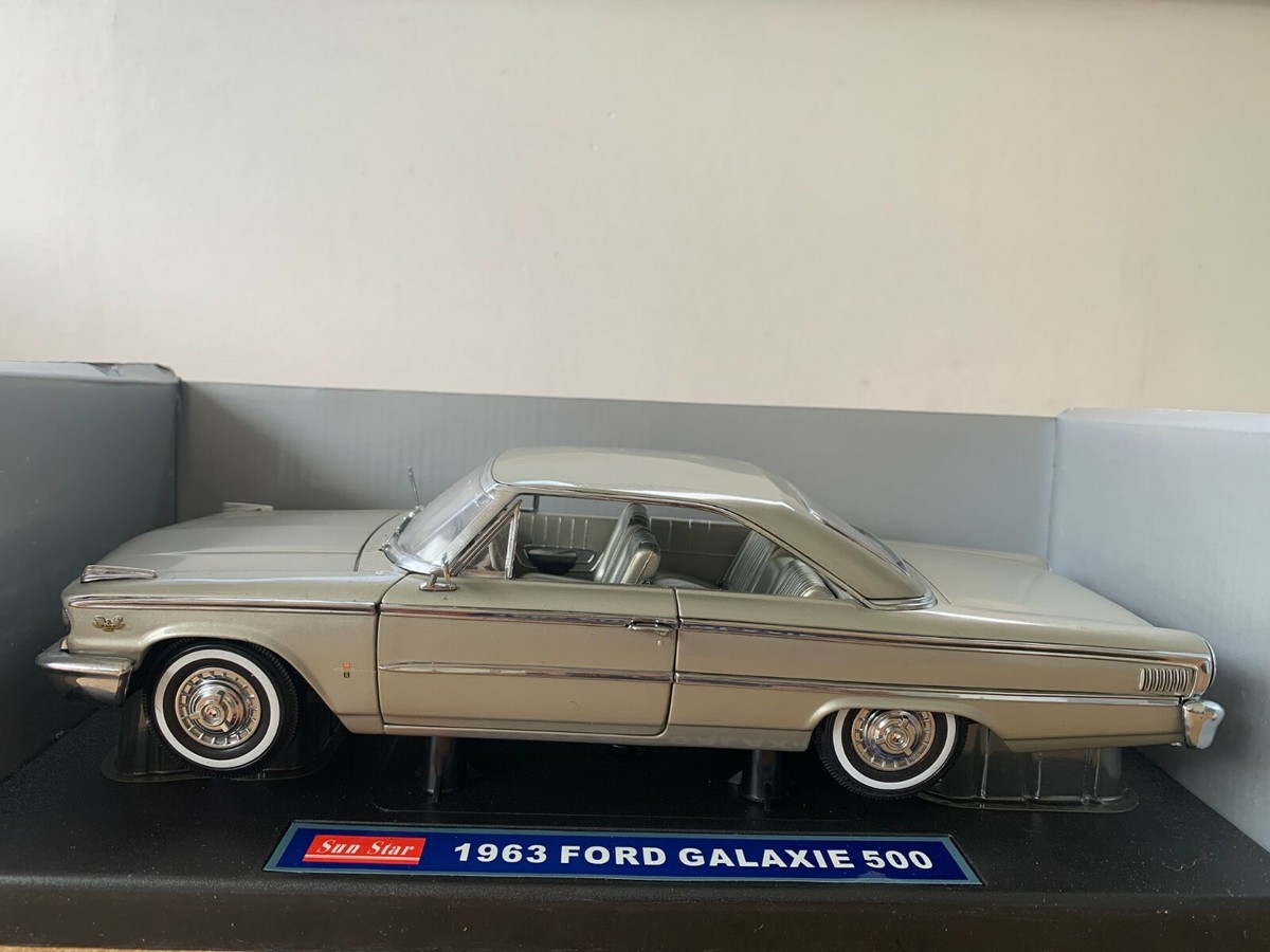 SUN STAR FORD GALAXIE 500 1963 1/18 EN BOITE F3