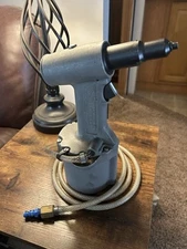 Pop MCS540 Rivet Air Gun