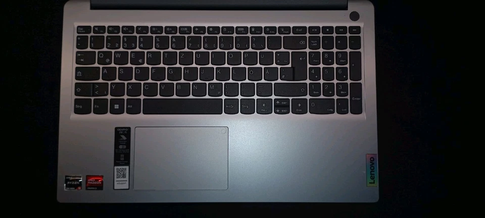 Lenovo IdeaPad 1 15AMN7 15.6" FHD | Ryzen 5 7520 | 8GB | 512GB SSD | 610M | Win1 - Bild 3 von 3