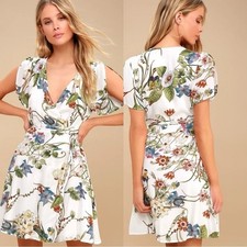 Lulu's Ivory Floral Short Sleeve Wrap Mini Dress Size Medium