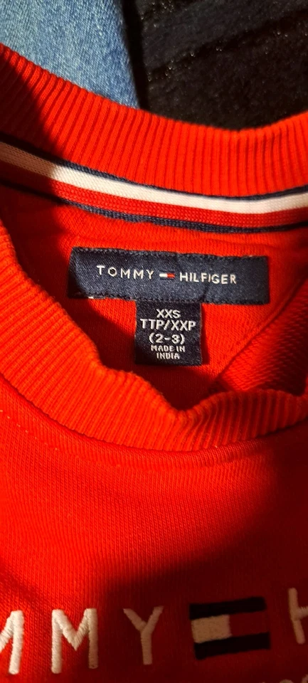 3 件套儿童 Tommy Hilfiger 尺寸 2-3。 非常干净,没有污渍、撕裂或眼泪 — 第 3/3 张图片