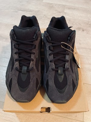 Size 8.5 - adidas Yeezy Boost 700 V2 Vanta
