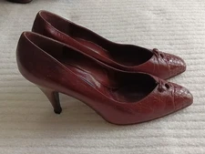 Stuart Weitzman Mr. Seymour Burgundy Leather Pumps Sz 7.5 Heels Vintage Elegant
