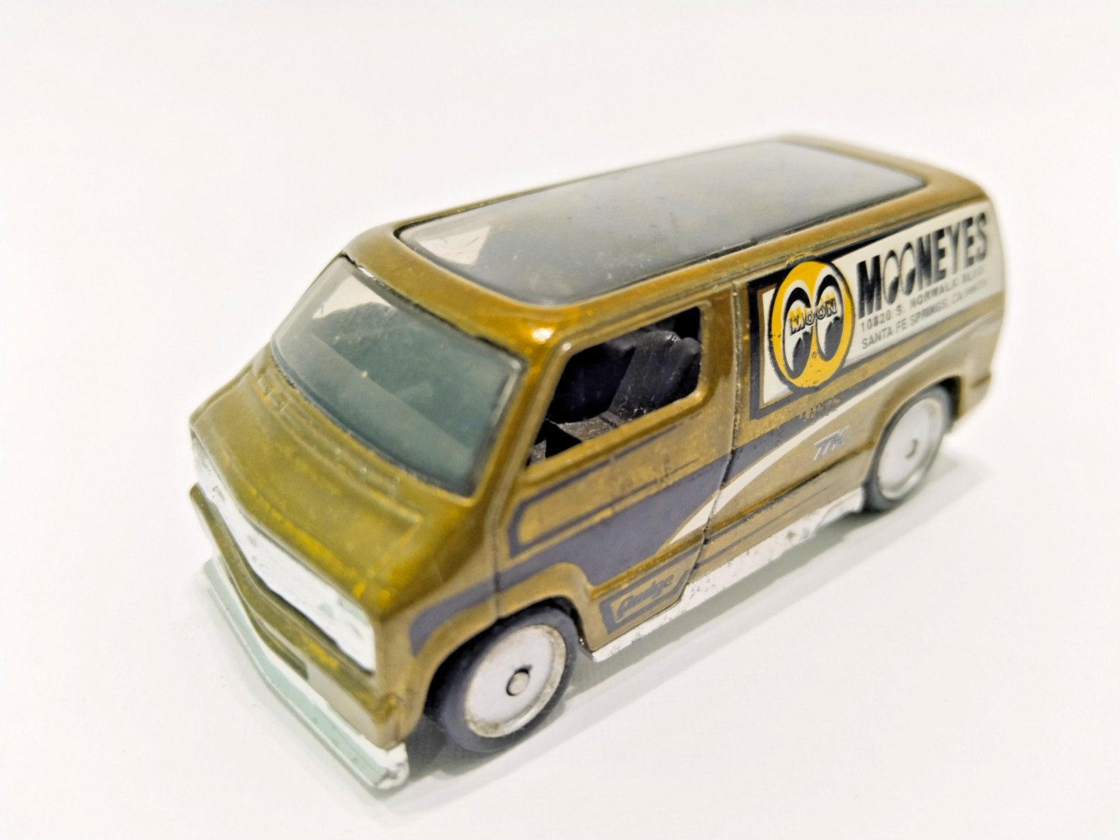Hot Wheels 2015 Super Treasure Hunt Custom '77 Dodge Van LOOSE