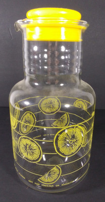 VINTAGE Pyrex USA 2 Qt 2 L Lemon Slice Lemonade Pitcher Carafe Jar w/ Lid 7520