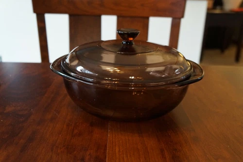 Vintage Pyrex Amber Covered Casserole Dish; 1.5 L; #023-N