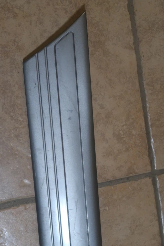 98-04 Toyota Land Cruiser Right Passenger Rear Exterior Door Molding OEM P3 - Image 4 of 4