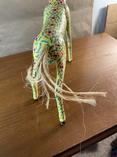 Hand Painted Wooden Carved Oaxacan Giraffe - 第 6/11 張圖片
