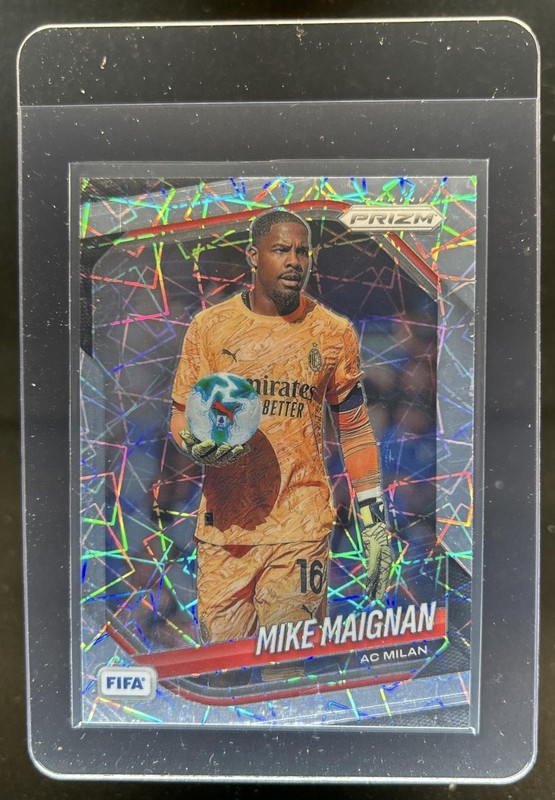 2025-26 Panini Prizm FIFA Mike Maignan Lazer Prizm #22 Milan