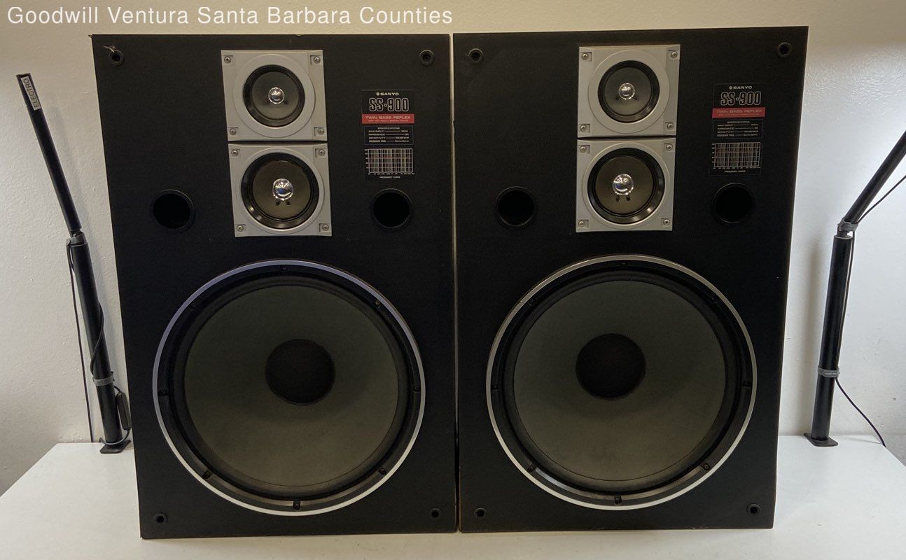 Sanyo Floor 15" Speakers SS-900 Pair