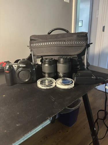 NIKON D50 6.1MP DIGITAL SLR CAMERA w/4 lenses  FREE SHIPPING TESTED WORKS