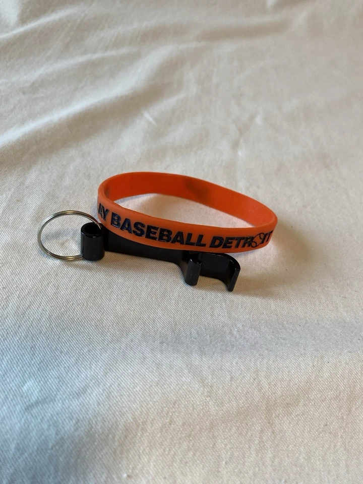 Detroit Tigers Baseball Orng/black Rubber Bracelet W/Black Bottle Open Keychain - Image 3 of 3