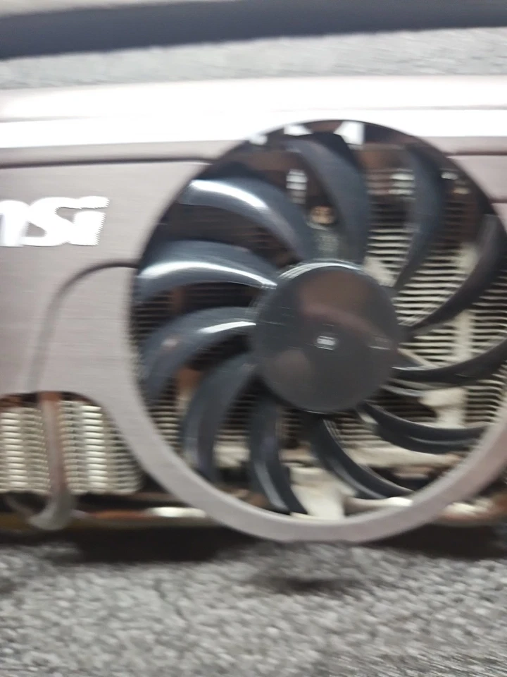 MSI NVIDIA GeForce GTX N465TX Twin Frozr II 1GB GDDR5. PCI Express 2.0 Foto 3 de 4