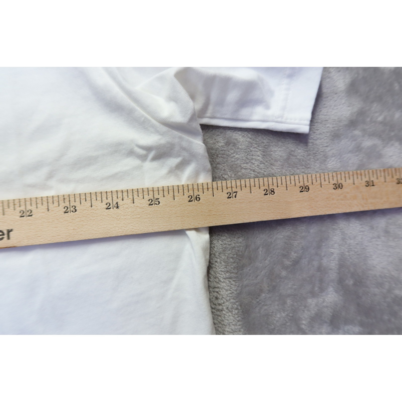 Attack on Titan Graphic Uniqlo UT T-Shirt Sz 3XL Captain Levi New NWT thumbnail 7