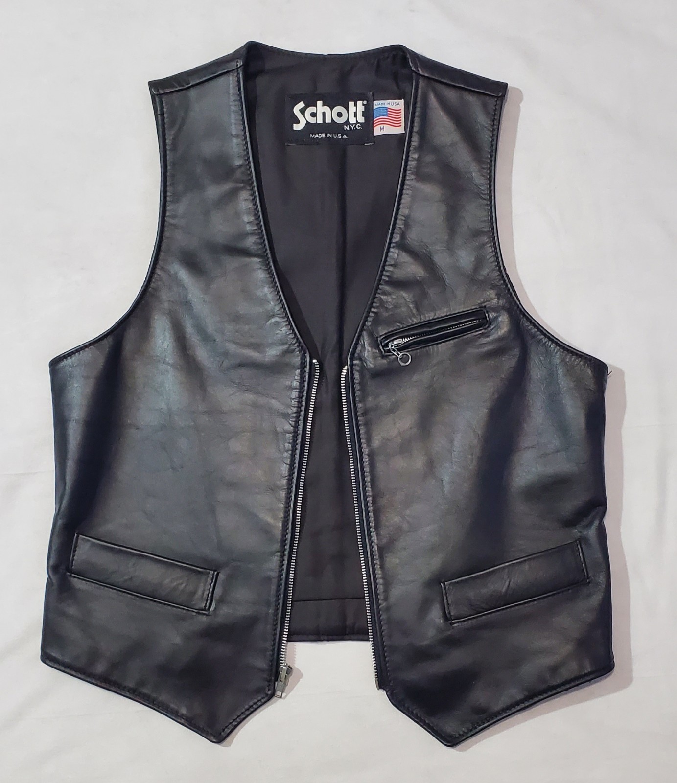NWOT SCHOTT N.Y.C  404V Black Leather Vest  Men's Size Medium USA Made