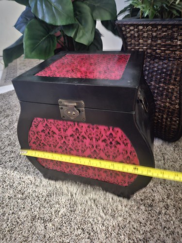 Decorative Storage Chest - Picture 5 of 10