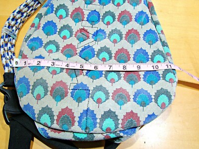 Kavu Rope Bag Sling Backpack Holly Leaf Grey Canvas Leaves  display picture 1
