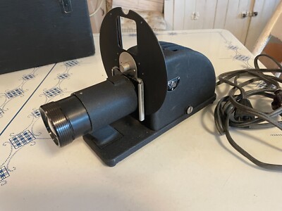 1940s Vintage Argus Slide Projector 4'' Projection Anastigmat Lens With Case