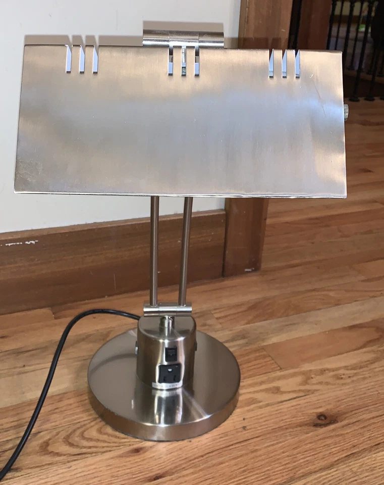 Hampton Bay 14,75 pulgadas Lámpara de escritorio con acabado de acero cepillado con enchufe en la base - E306 Foto 3 de 4