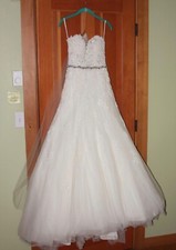 Used white lace drop waist wedding dresses size 4/6 professionally cleaned 