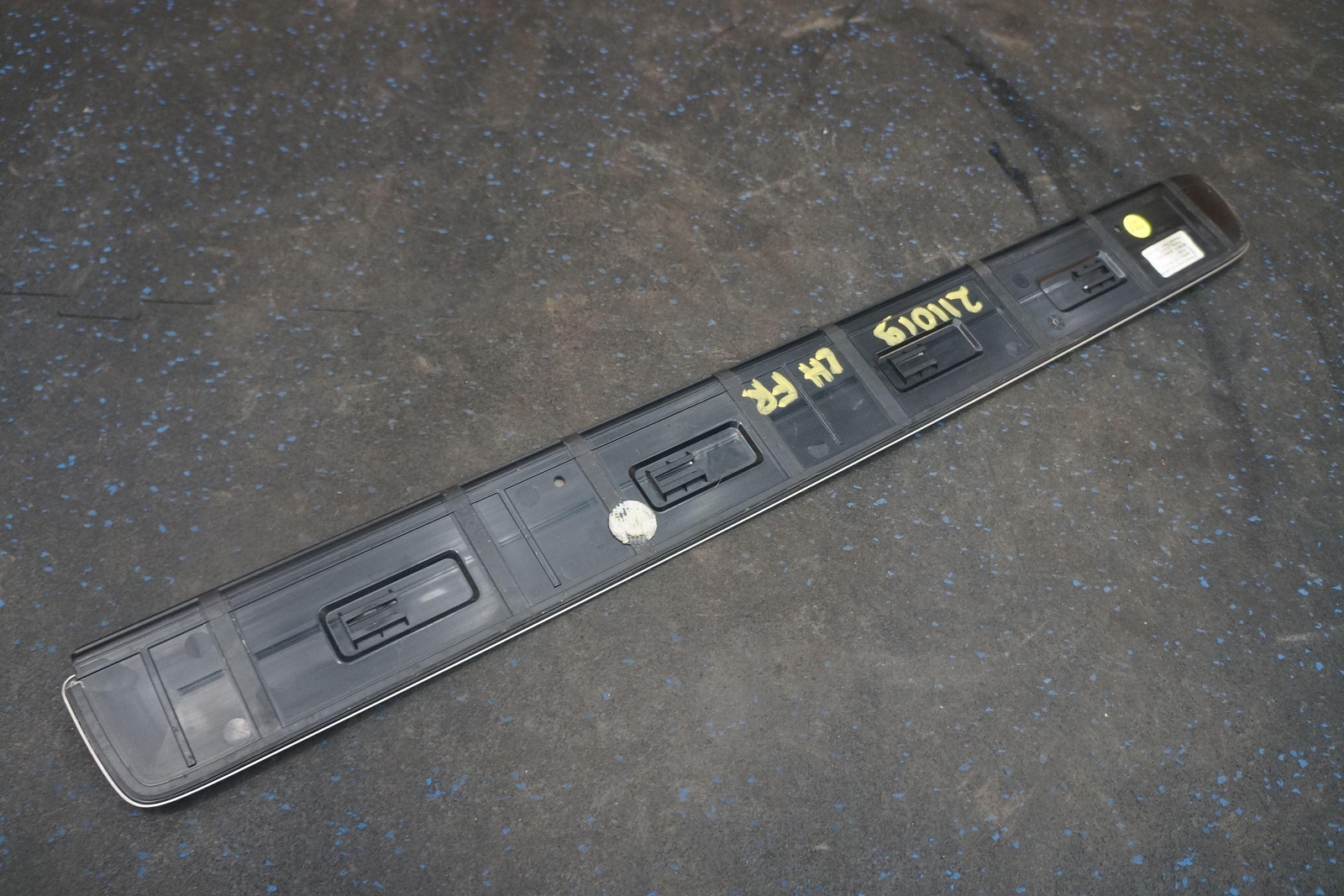 Door Sill Scuff Plate Trim Panel 51337200383 Oem Rolls Royce Ghost Series 2010
