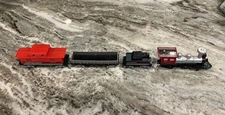 Cobblestone Corners Collectibles C & C Railways Engine w/3 xTrain Cars 