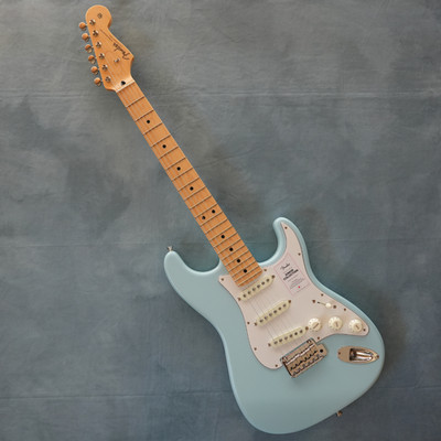 Fender Made in Japan Junior Collection Stratocaster Ahorn Satin Daphne Blue