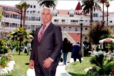 Vintage Found Photo Old Man Suit Posing 1990s Hotel del Coronado San Diego CA #2