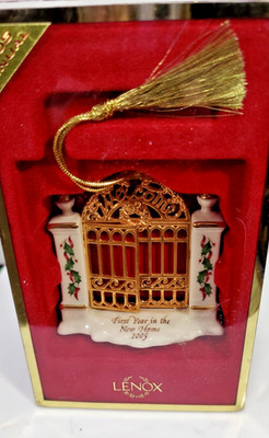 LENOX ''First Year in the New Home 2005'' Porcelain Christmas Ornament