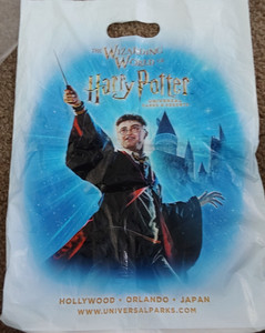 SMALL PLASTIC BAG UNIVERSAL PARKS " HARRY POTTER " THE WIZARDING WORLD OF