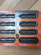2 Wilton 8-cavity Non-stick Halloween: Finger...