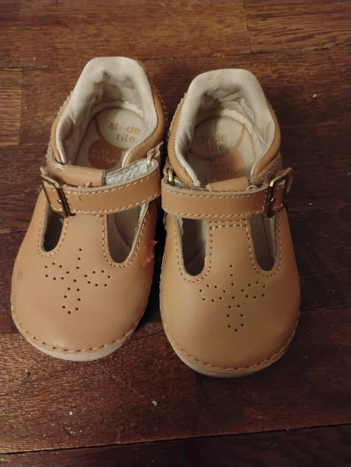 Stride Rite 学步女孩 6W 棕色棕褐色皮鞋 — 第 2/4 张图片