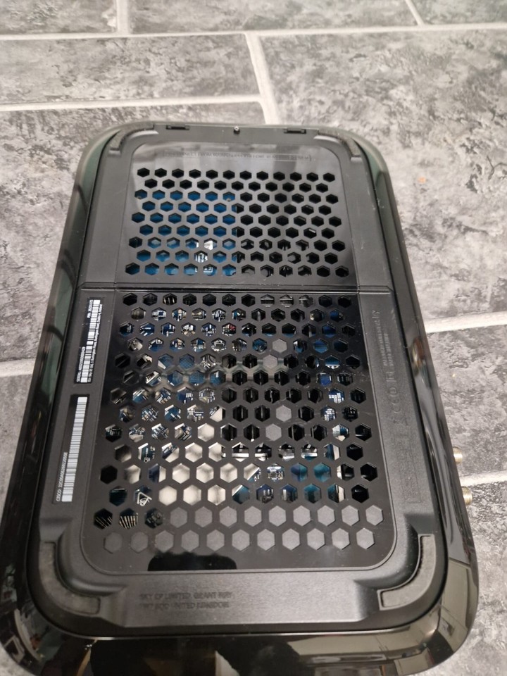 SKY Q box Unit with Power Cable, HDMI cable And Remote eBay