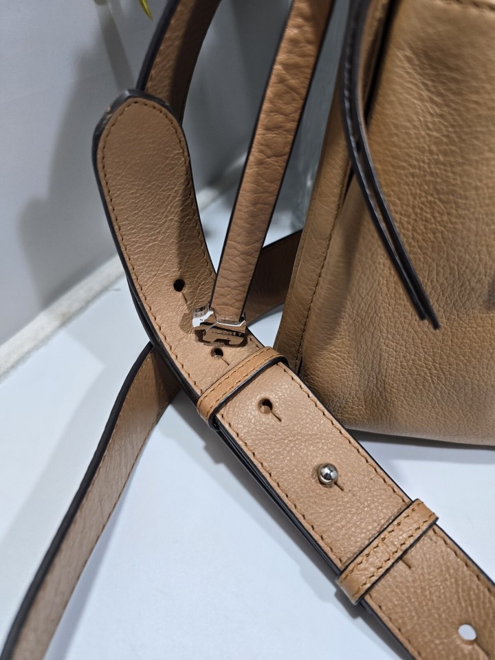 Radley London 🐕 " Wilton Way " Tan Leather Medium Crossbody Shoulder