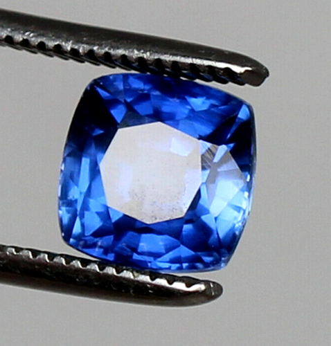 AAA+ 7.10 Ct. Natural Kashmir Royal Blue Sapphire Cushion Cut Loose Gemstone - Foto 2 di 7