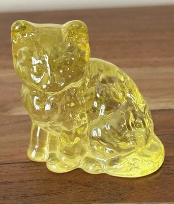 Mosser Glass / Rosso YELLOW AIRSPRAY Fluffy Kitty Kitten Sitting Cat Figurine