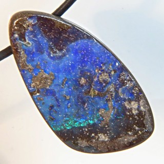 67.7c AUSSIE QLD SPLIT BOULDER OPAL SIDE DRILLED SURF PENDANT OCA19567
