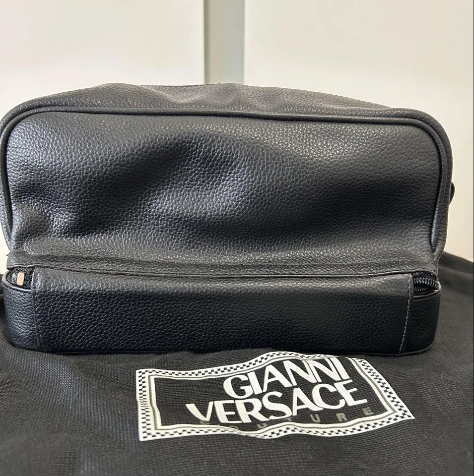 GIANNI VERSACE Bolso de Cuero Negro con Logo Medusa, Auténtico Para Hombre de Japón Foto 3 de 4