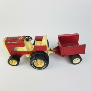 toy lawn tractor