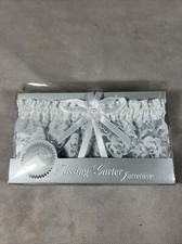 Wilton Tossing Garter White Ribbon and Lace White New J3