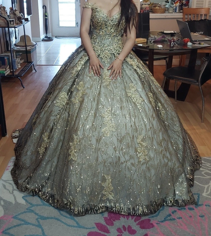 Vestido de quinceañera manga capa tren festoneado MORI LEE 89347 Foto 4 de 4